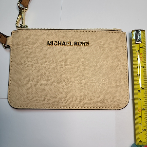 Michael Kors Saffiano Leather Small Beige Coin Wristlet - Picture 5 of 6